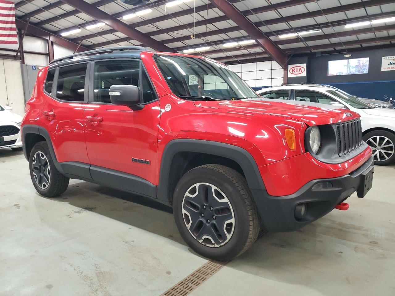 2016 Jeep Renegade Trailhawk - zdjęcie 4