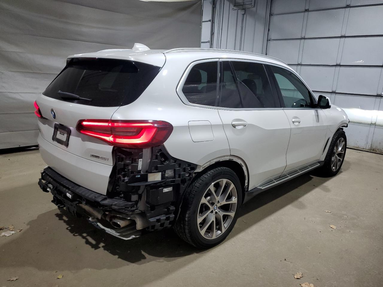 2021 BMW X5 xDrive40I - zdjęcie 3