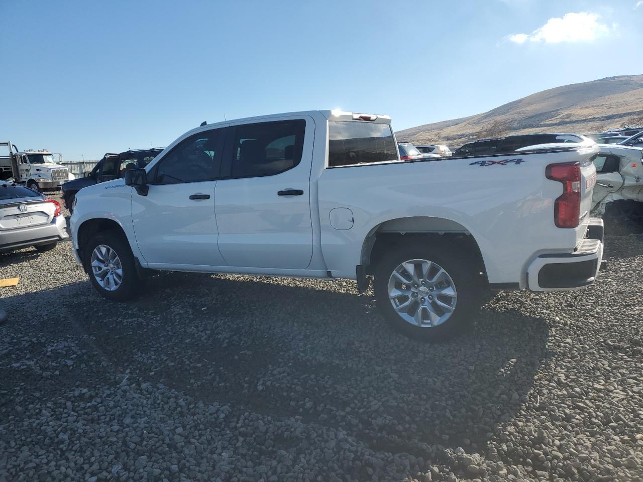 2026 Chevrolet Silverado K1500 Custom - zdjęcie 2