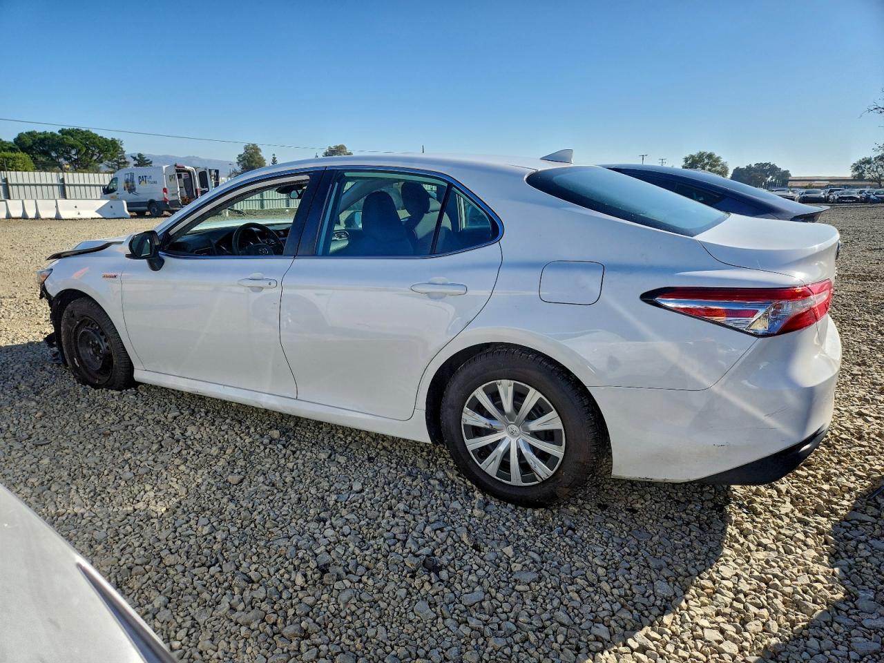 2020 Toyota Camry - zdjęcie 2