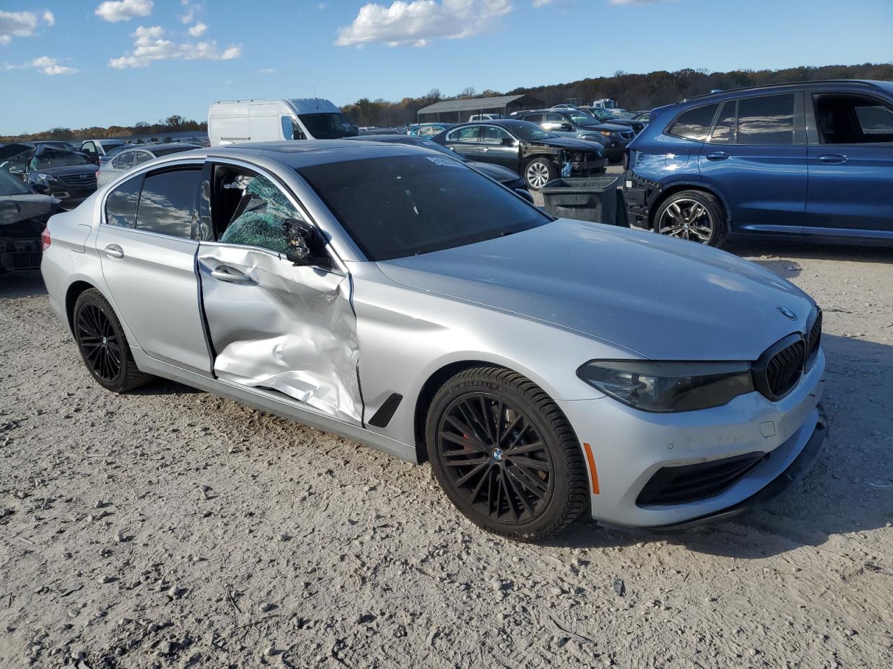 2019 BMW 530 I - zdjęcie 4