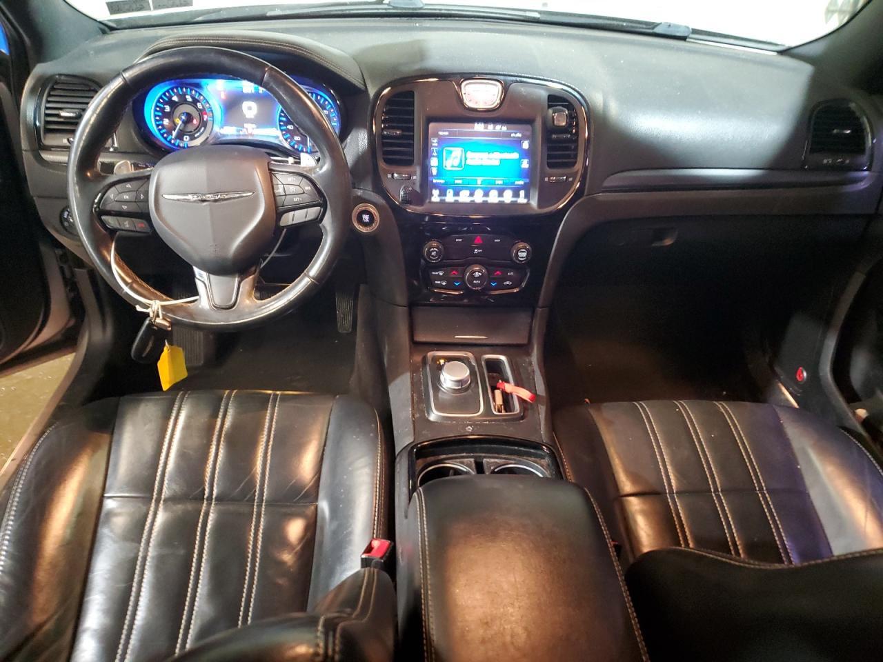 2016 Chrysler 300 - zdjęcie 8