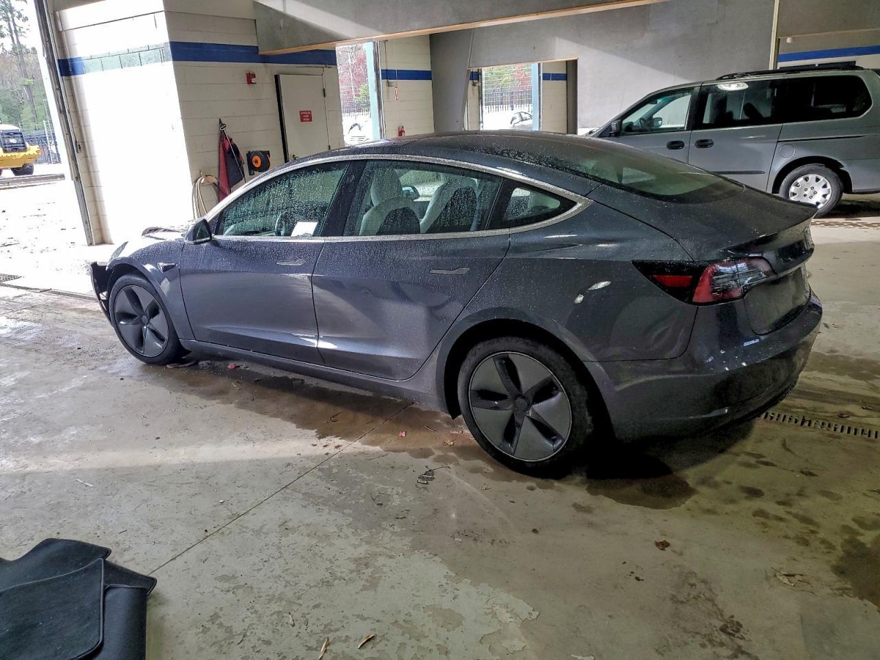 2018 Tesla Model 3 - zdjęcie 2