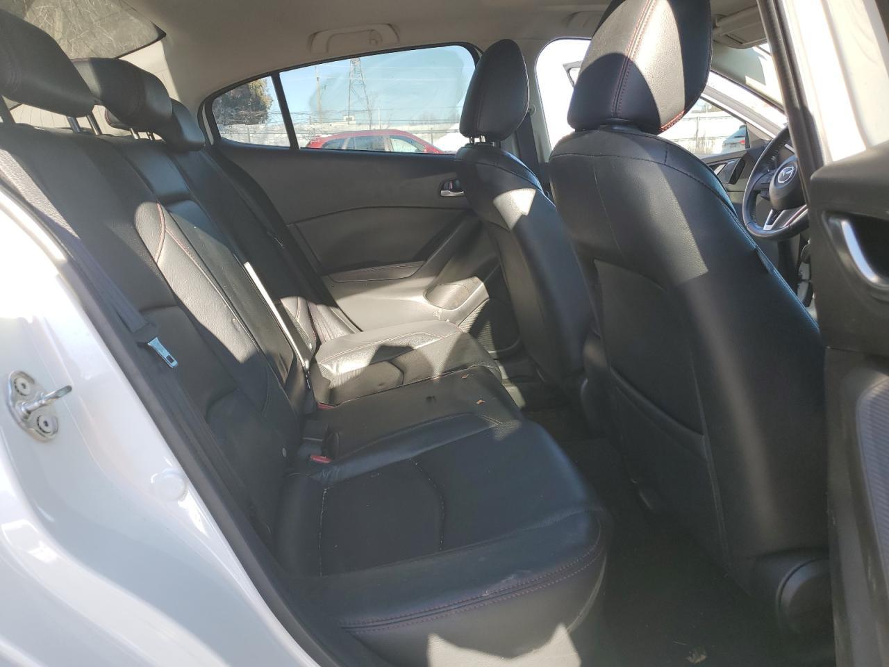 2016 Mazda 3 - zdjęcie 10