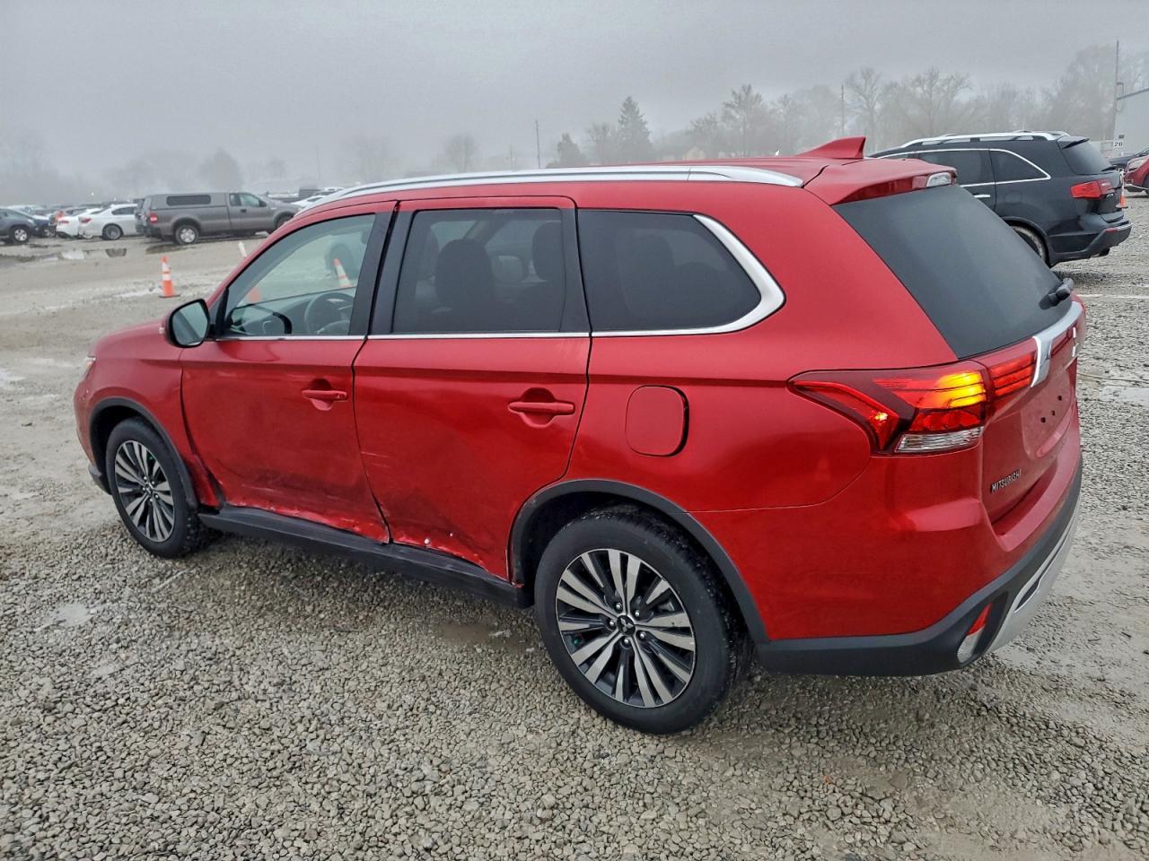 2019 Mitsubishi Outlander - zdjęcie 2