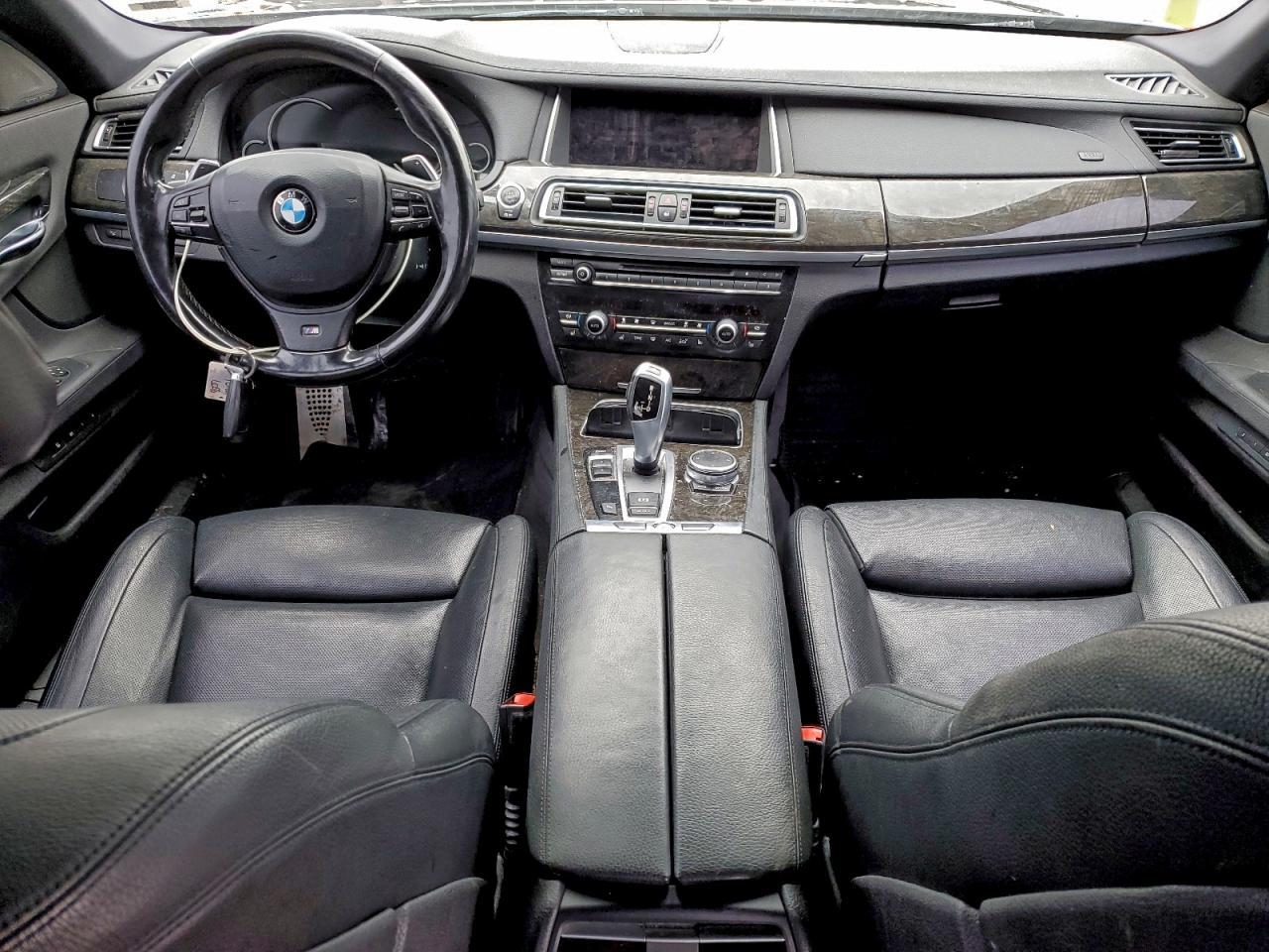 2015 BMW Seria 7 - zdjęcie 8