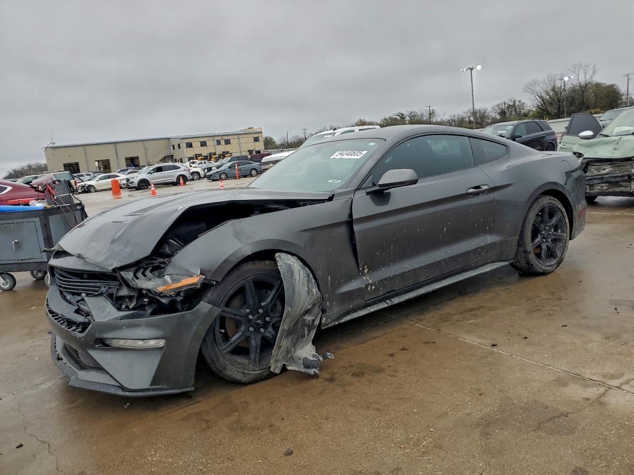 2020 Ford Mustang - zdjęcie główne