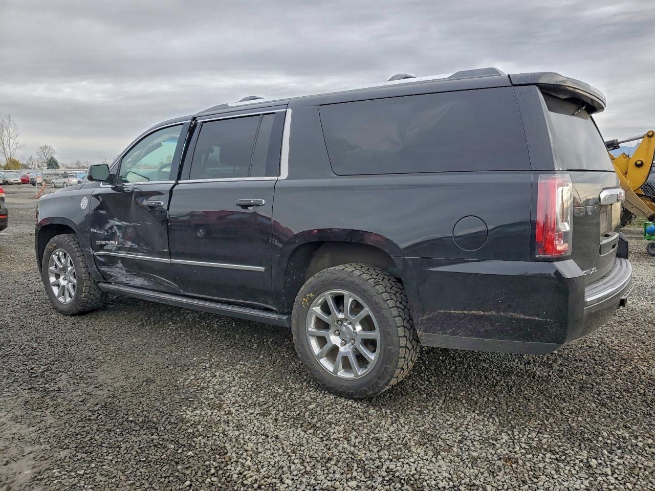 2015 GMC Yukon Xl Denali - zdjęcie 2