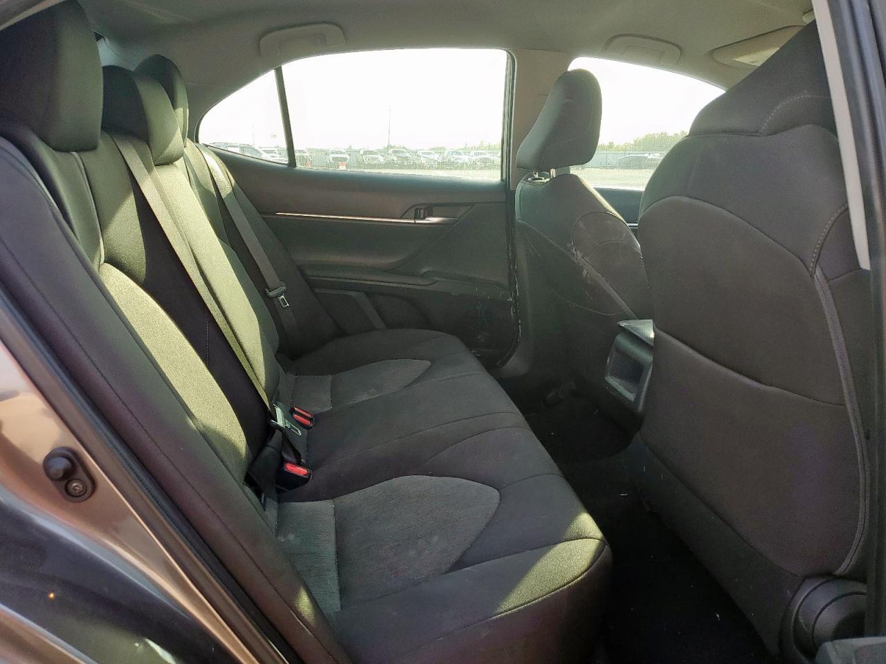 2021 Toyota Camry - zdjęcie 10