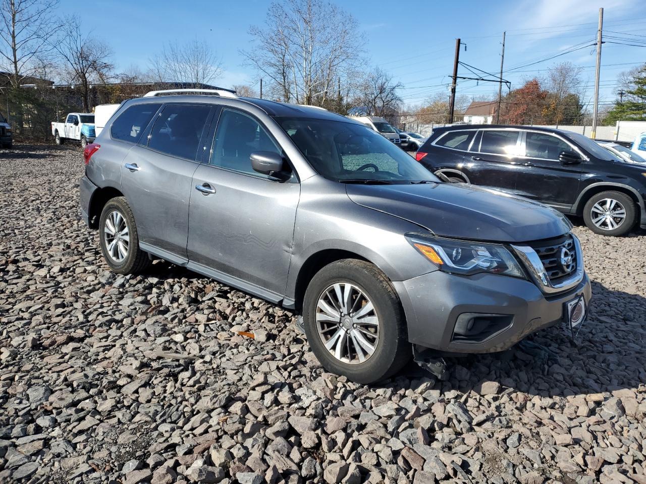 2019 Nissan Pathfinder - zdjęcie 4