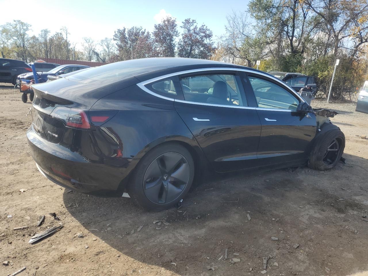 2018 Tesla Model 3 - zdjęcie 3
