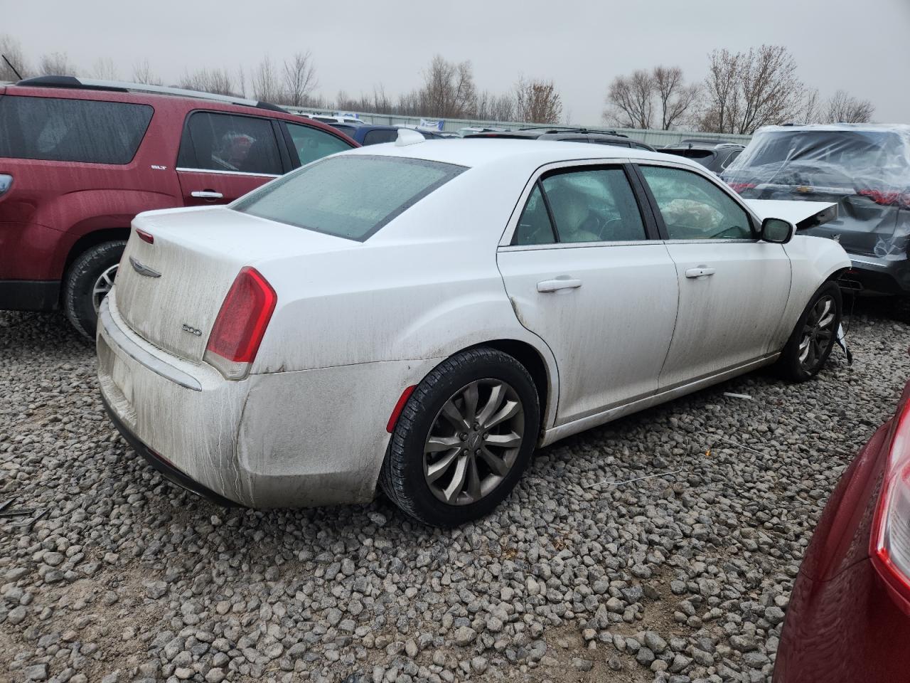 2017 Chrysler 300 - zdjęcie 3