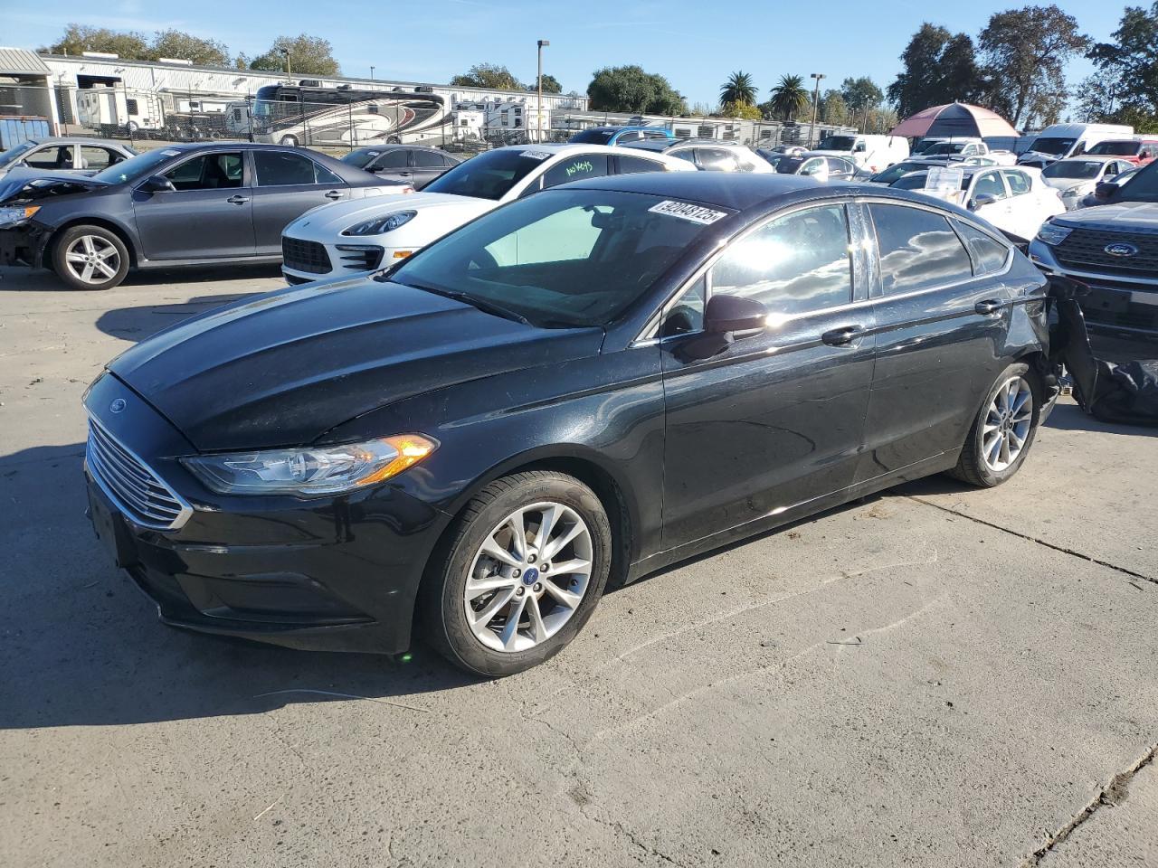 2017 Ford Fusion - zdjęcie główne