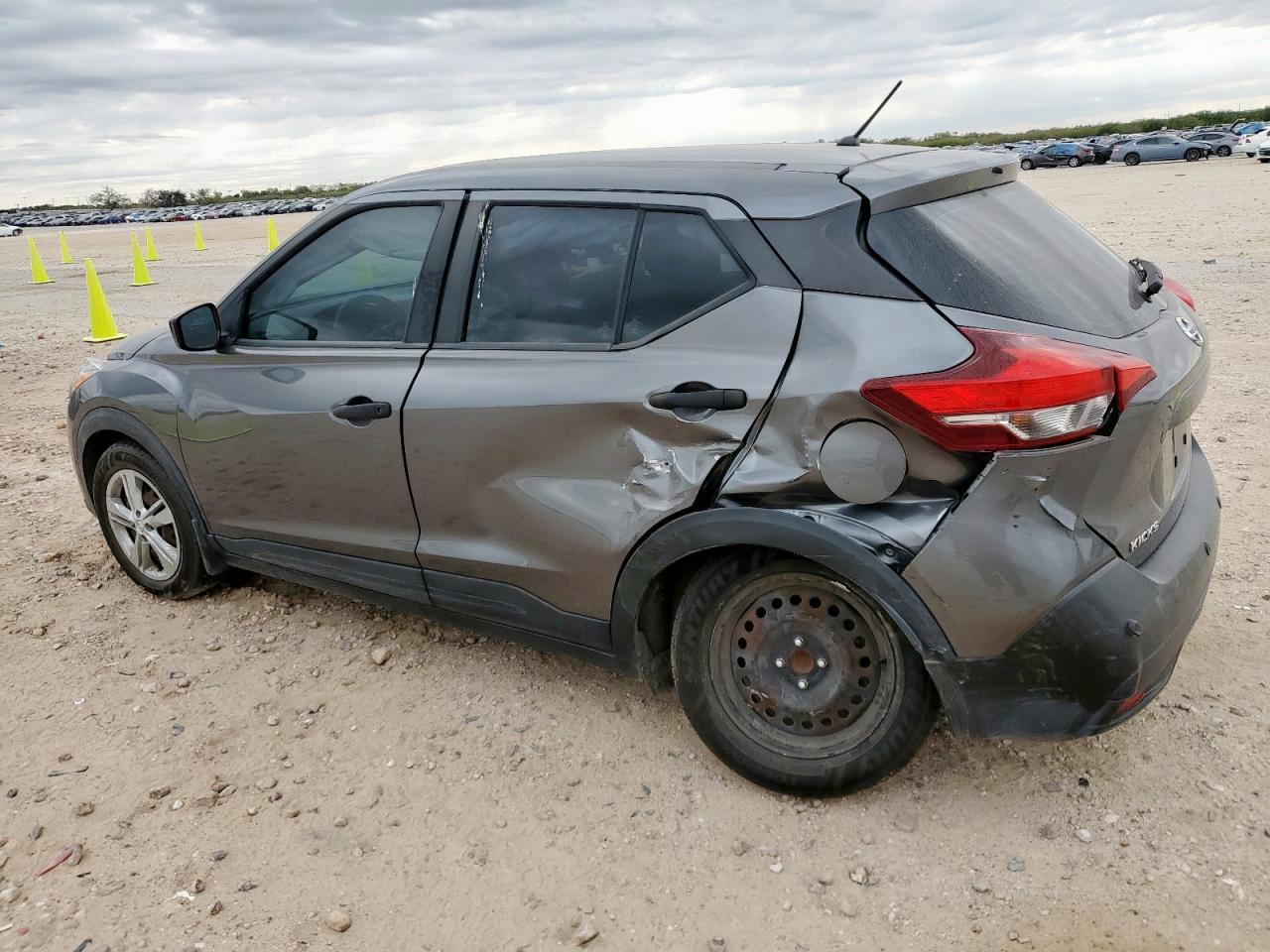 2020 Nissan Kicks - zdjęcie 2