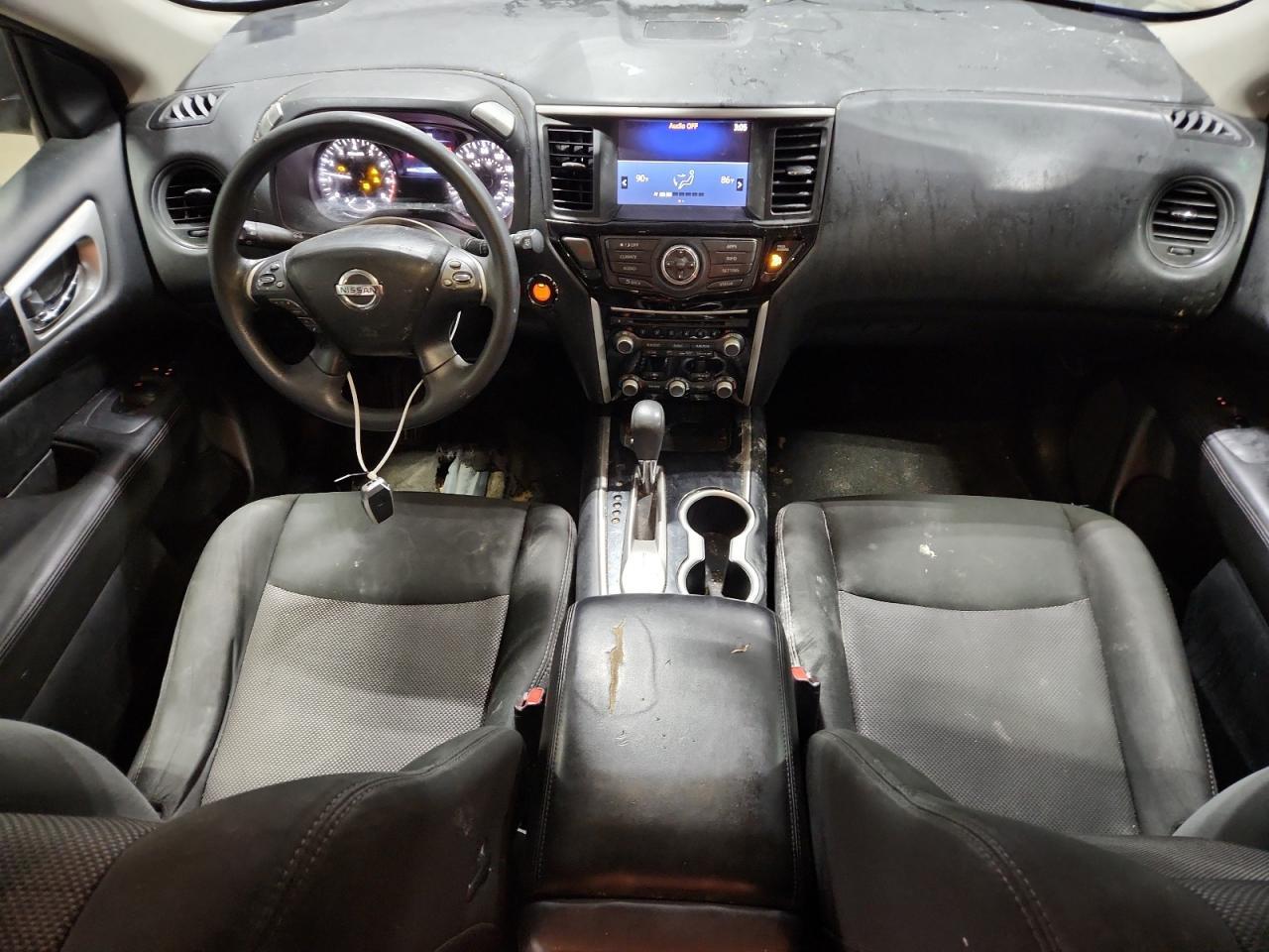 2019 Nissan Pathfinder - zdjęcie 8