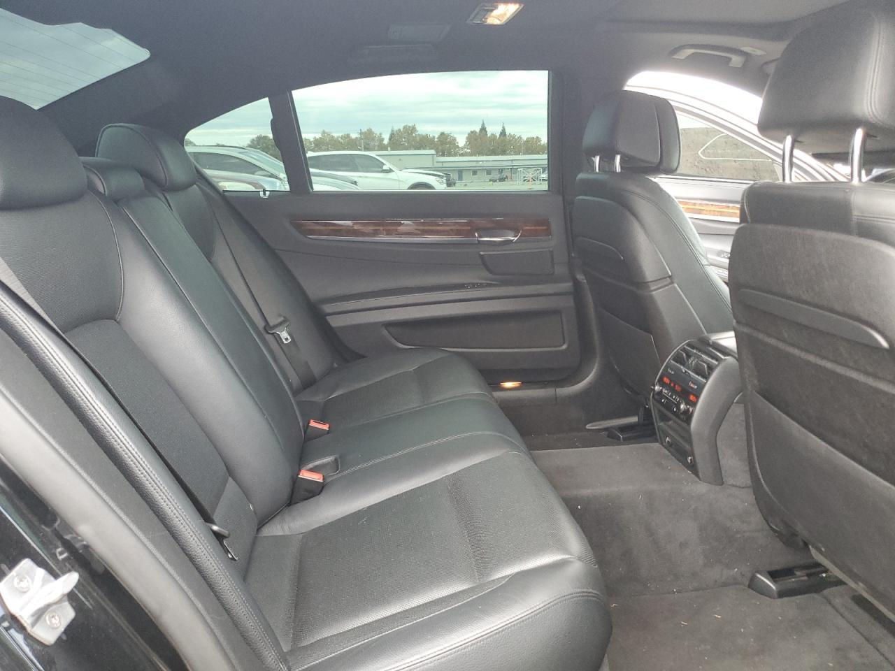 2014 BMW Seria 7 - zdjęcie 10