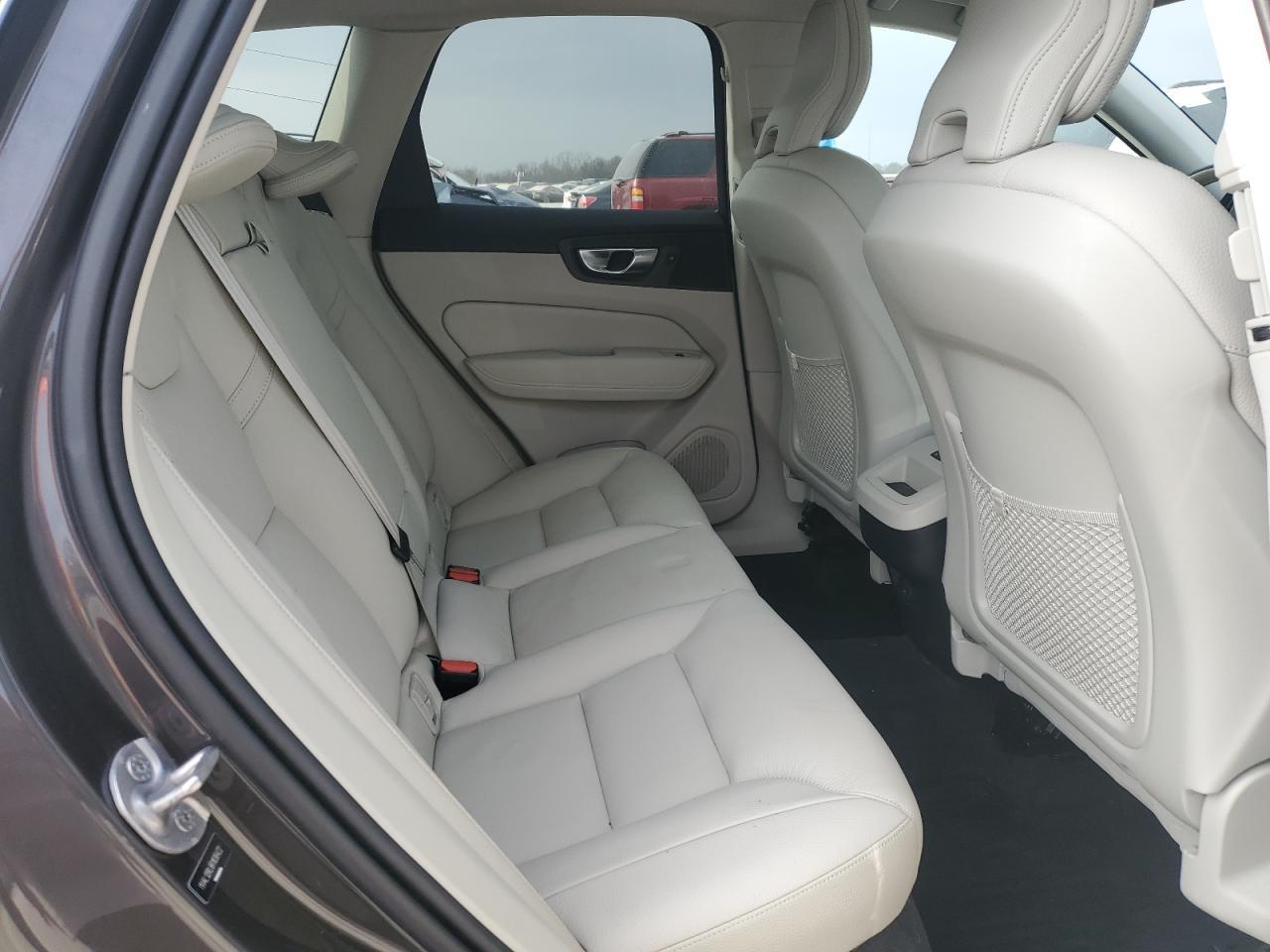 2024 Volvo XC60 - zdjęcie 11