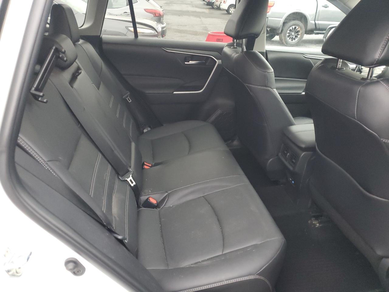 2022 Toyota RAV 4 - zdjęcie 11