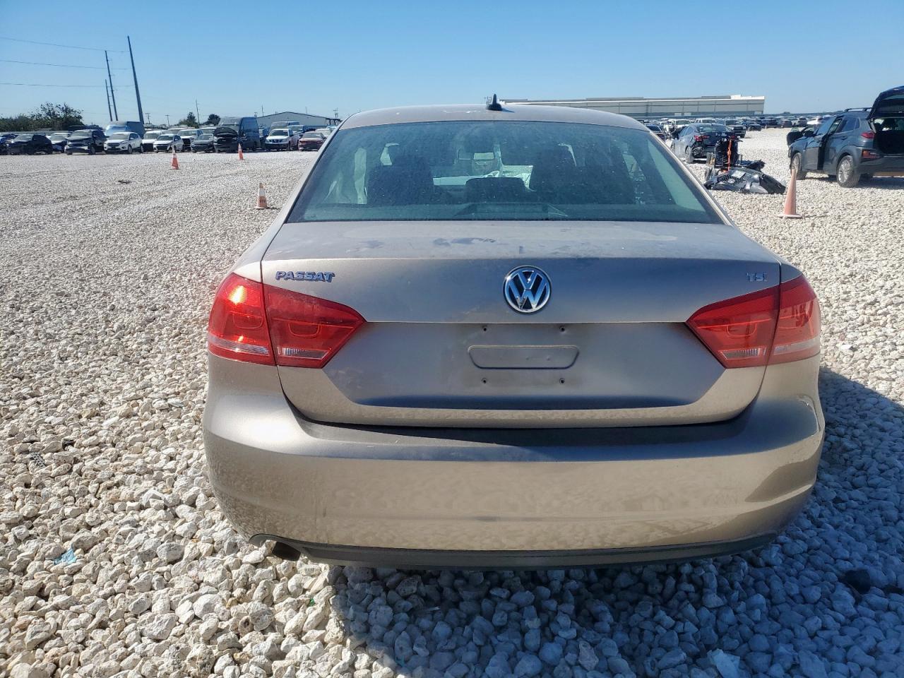 2015 Volkswagen Passat - zdjęcie 6