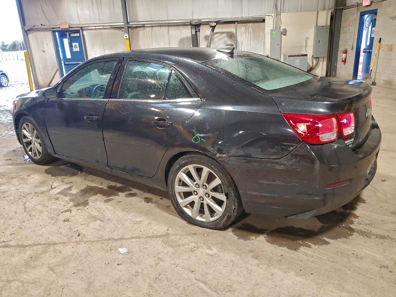 2015 Chevrolet Malibu - zdjęcie 2