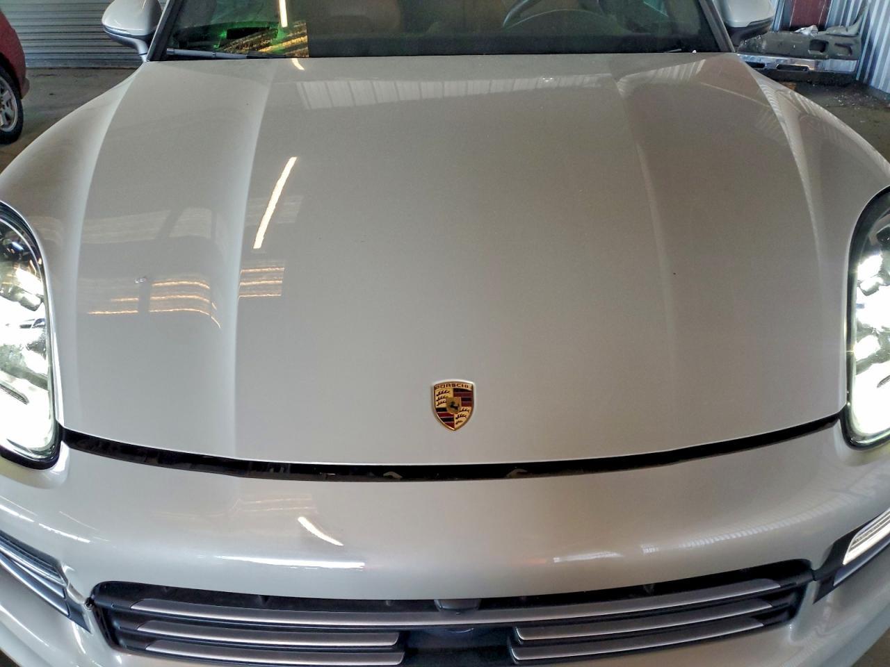 2022 Porsche Cayenne - zdjęcie 12