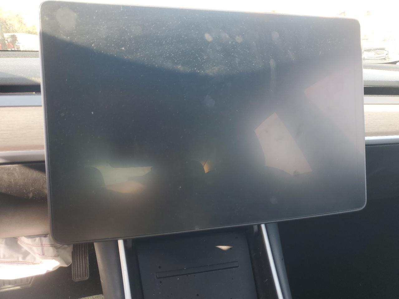 2018 Tesla Model 3 - zdjęcie 9