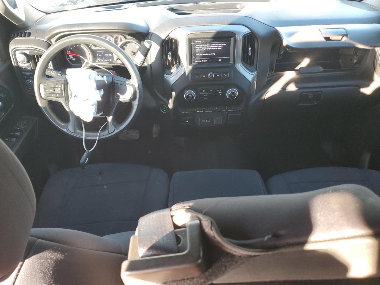 2024 Chevrolet Silverado - zdjęcie 8