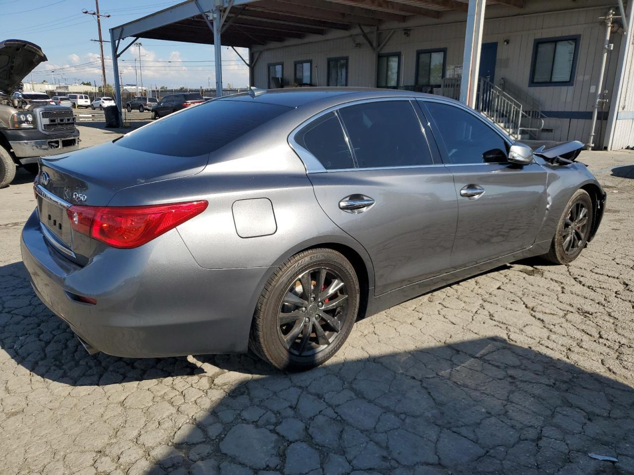 2015 Infiniti Q50 - zdjęcie 3
