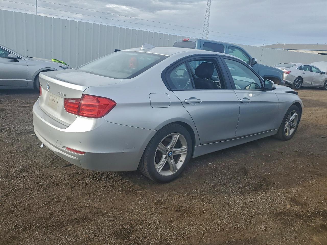 2013 BMW Seria 3 - zdjęcie 3