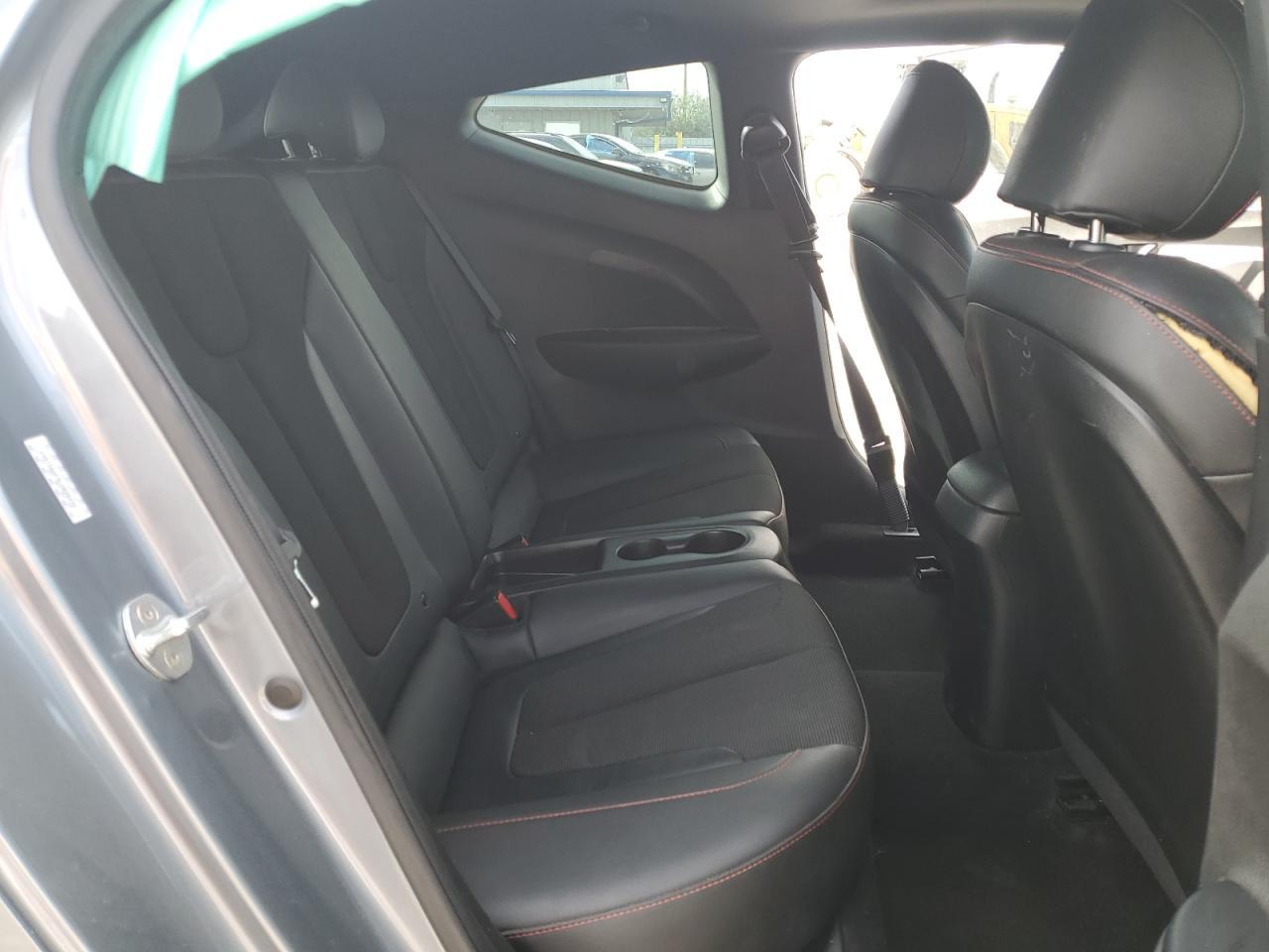 2020 Hyundai Veloster Base - zdjęcie 10