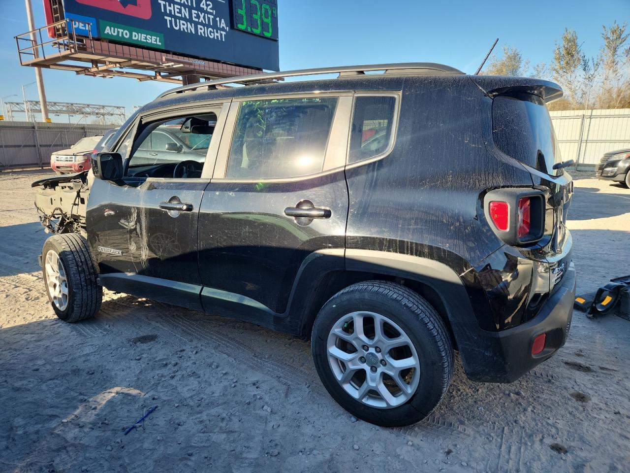 2017 Jeep Renegade Latitude - zdjęcie 2