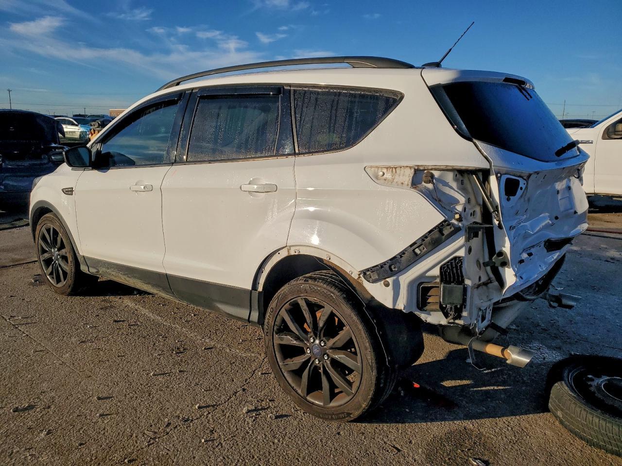 2017 Ford Escape - zdjęcie 2