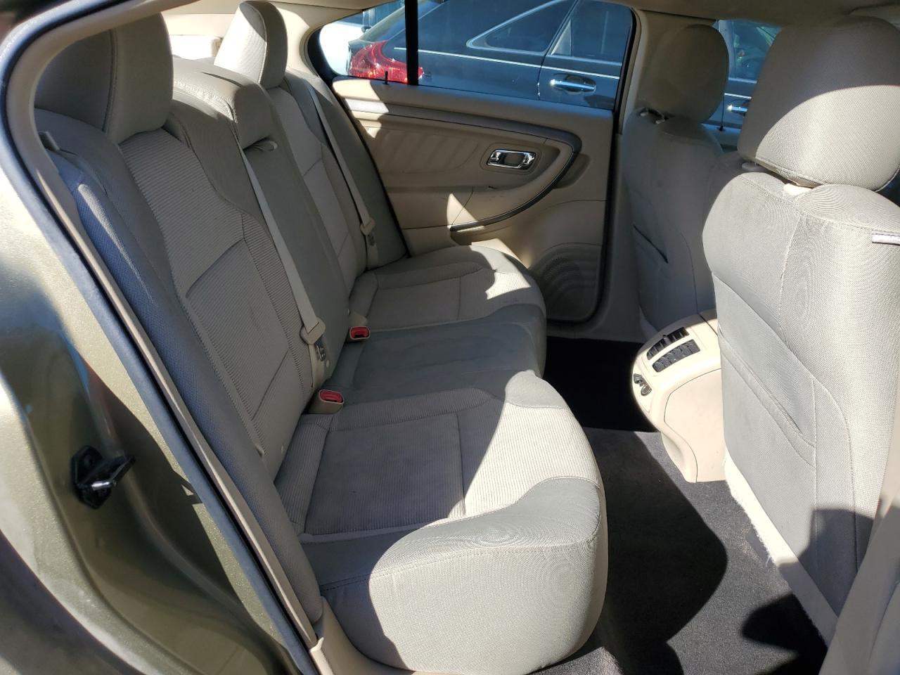 2013 Ford Taurus - zdjęcie 10