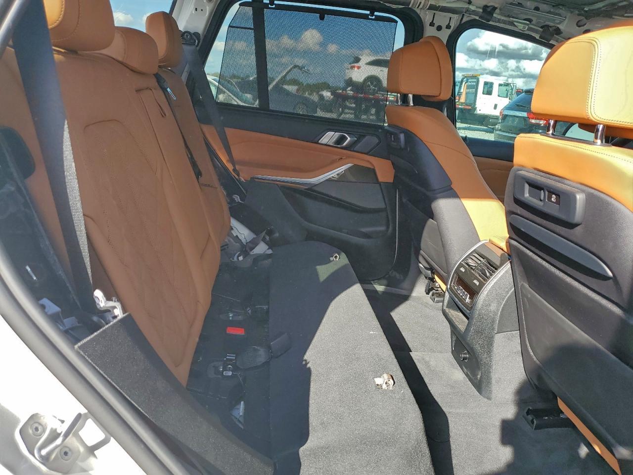 2023 BMW X5 - zdjęcie 11