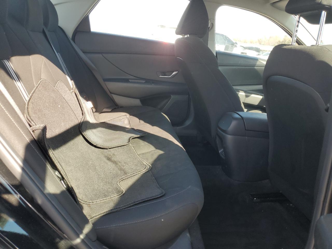 2024 Hyundai Elantra Sel - zdjęcie 10