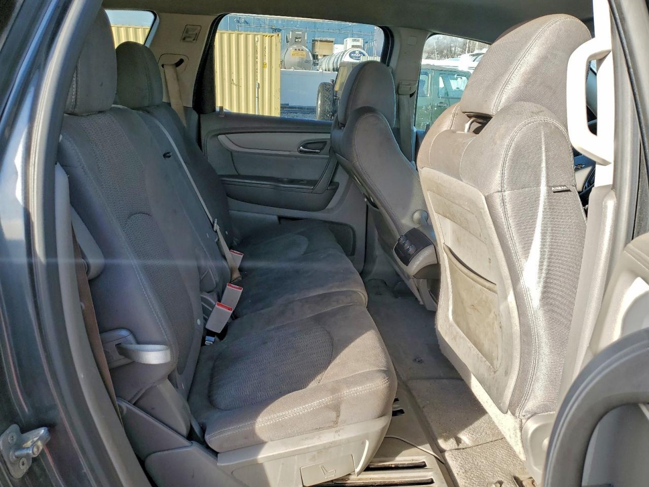 2013 Chevrolet Traverse - zdjęcie 11