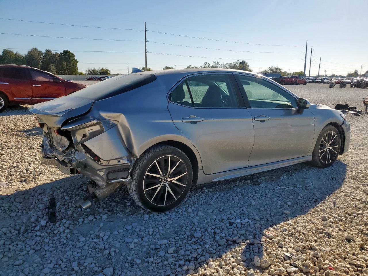 2020 Toyota Camry - zdjęcie 3