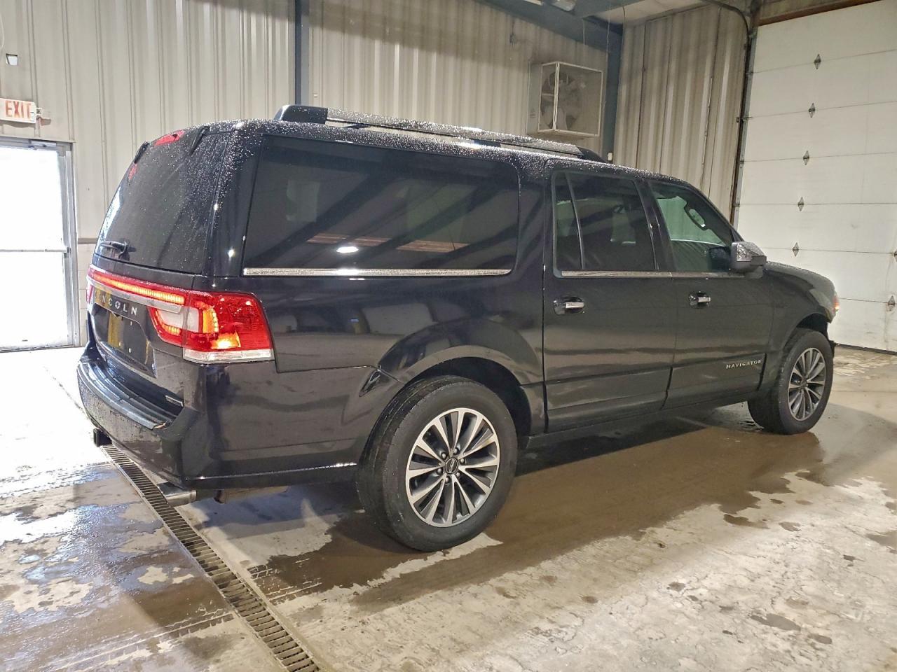 2016 Lincoln Navigator - zdjęcie 3