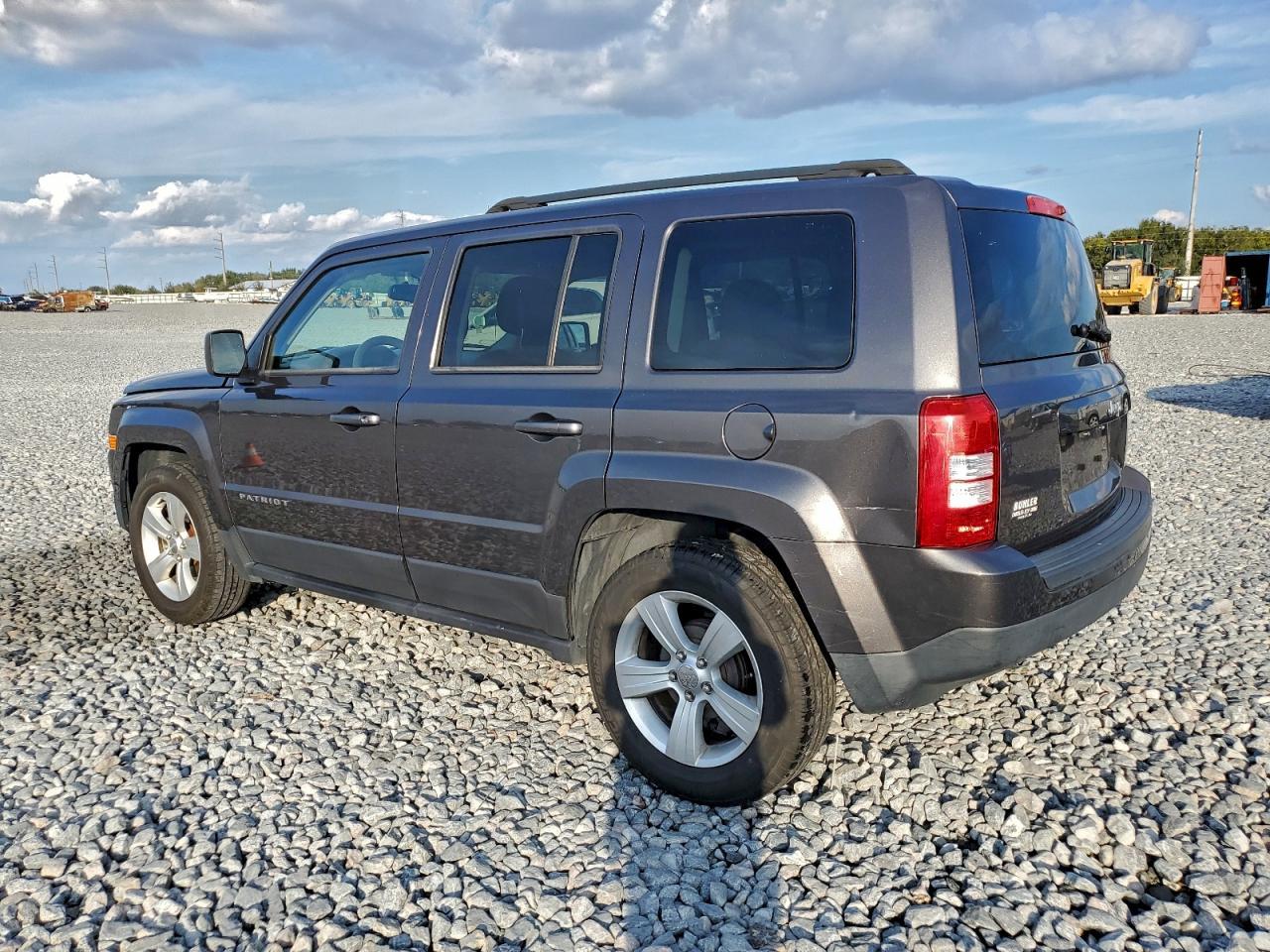 2015 Jeep Liberty (Patriot) - zdjęcie 2