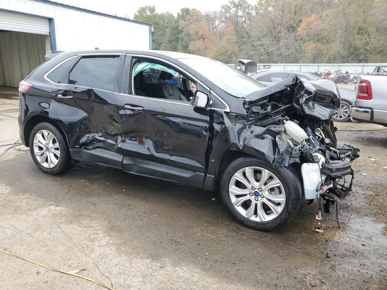 2022 Ford Edge Titanium - zdjęcie 4