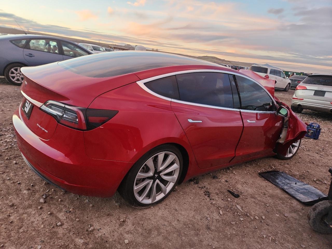 2018 Tesla Model 3 - zdjęcie 3