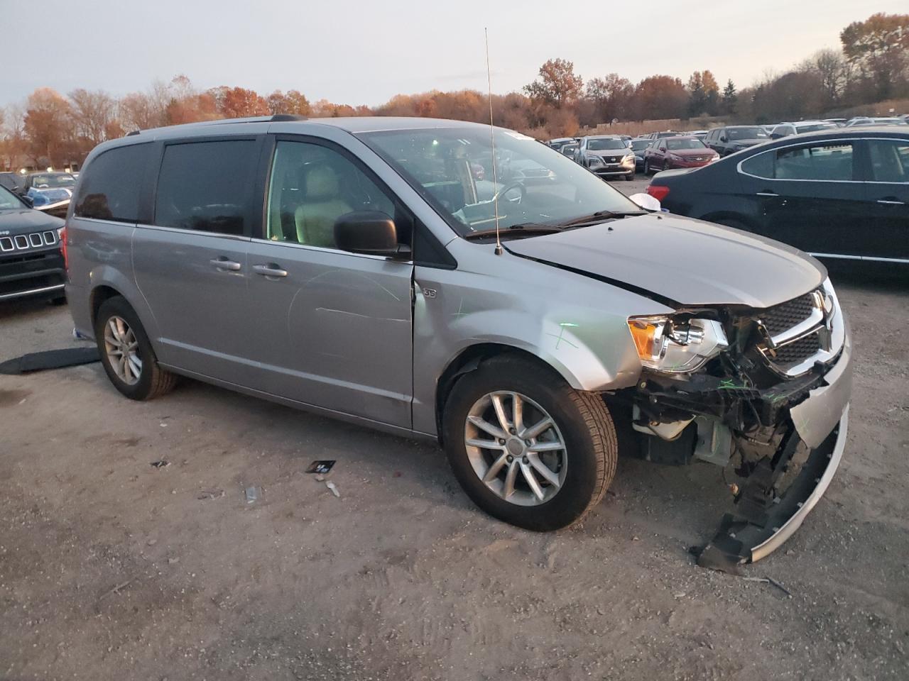 2019 Dodge Grand Caravan Sxt - zdjęcie 4