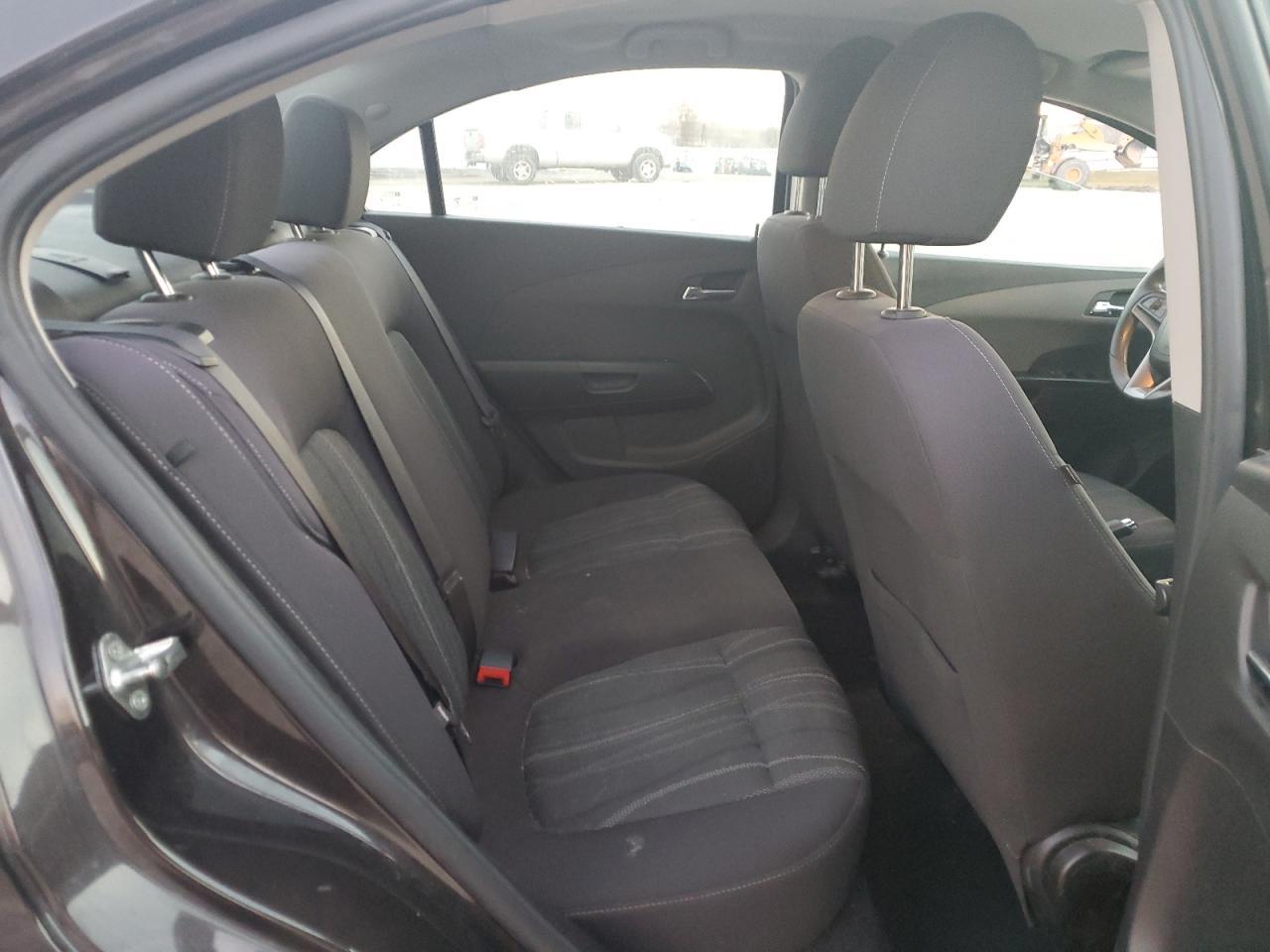 2015 Chevrolet Sonic - zdjęcie 10