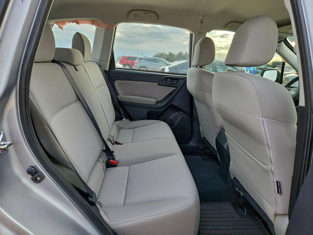 2016 Subaru Forester - zdjęcie 11