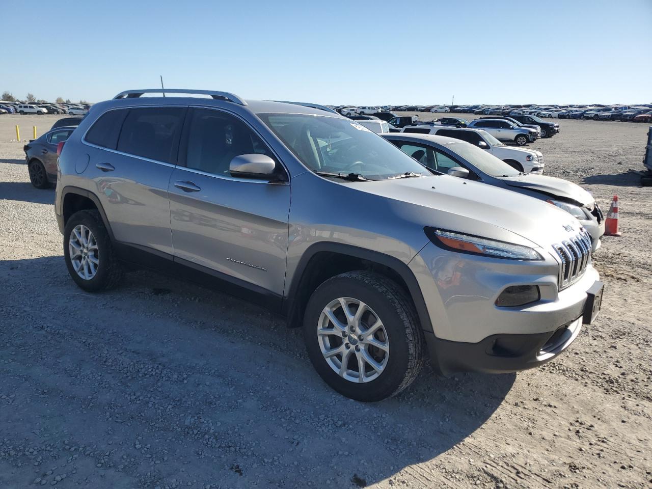 2017 Jeep Cherokee - zdjęcie 4