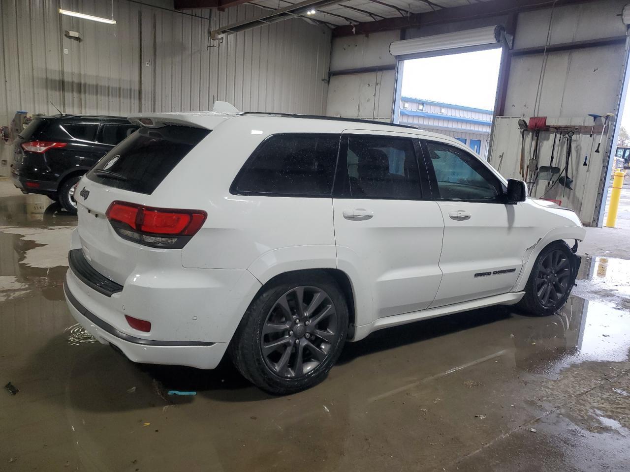 2018 Jeep Grand Cherokee Overland - zdjęcie 3