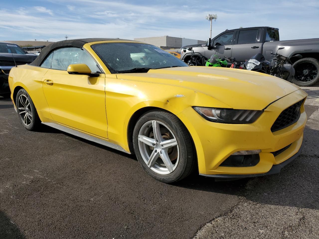 2015 Ford Mustang - zdjęcie 4