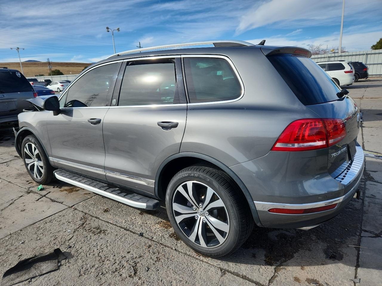 2017 Volkswagen Touareg Wolfsburg - zdjęcie 2