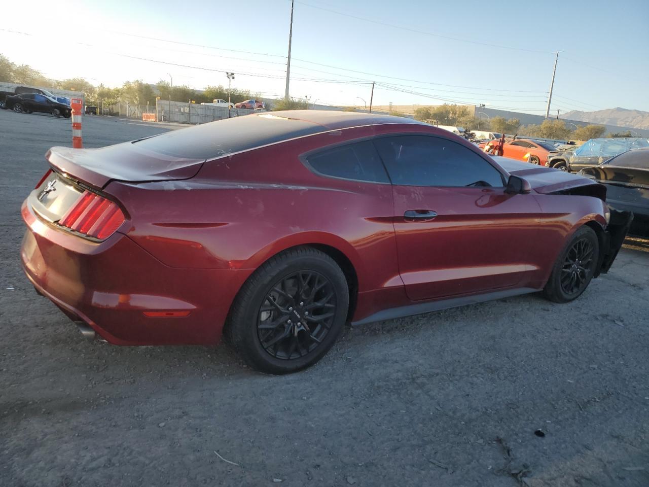 2015 Ford Mustang - zdjęcie 3