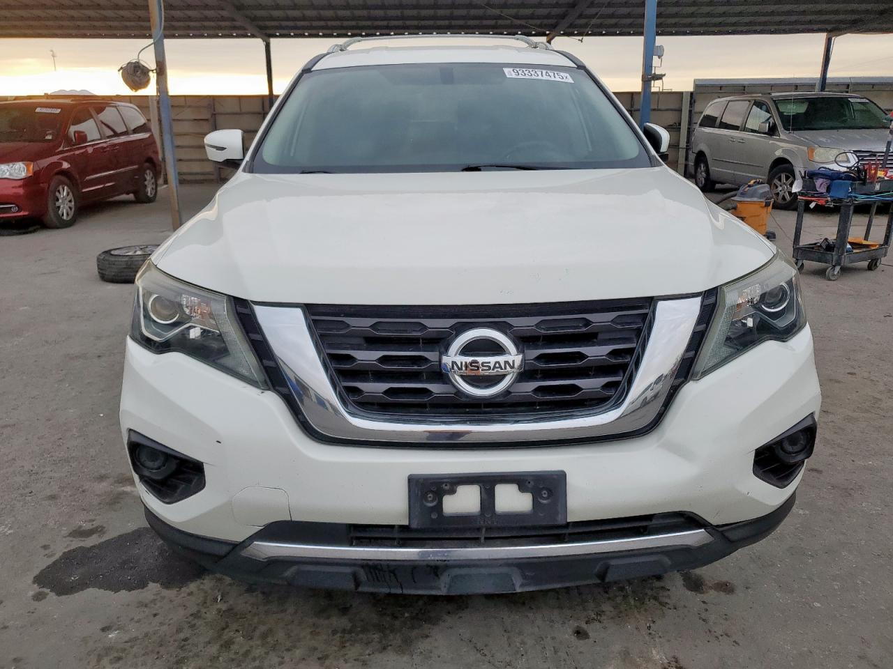 2018 Nissan Pathfinder S - zdjęcie 5